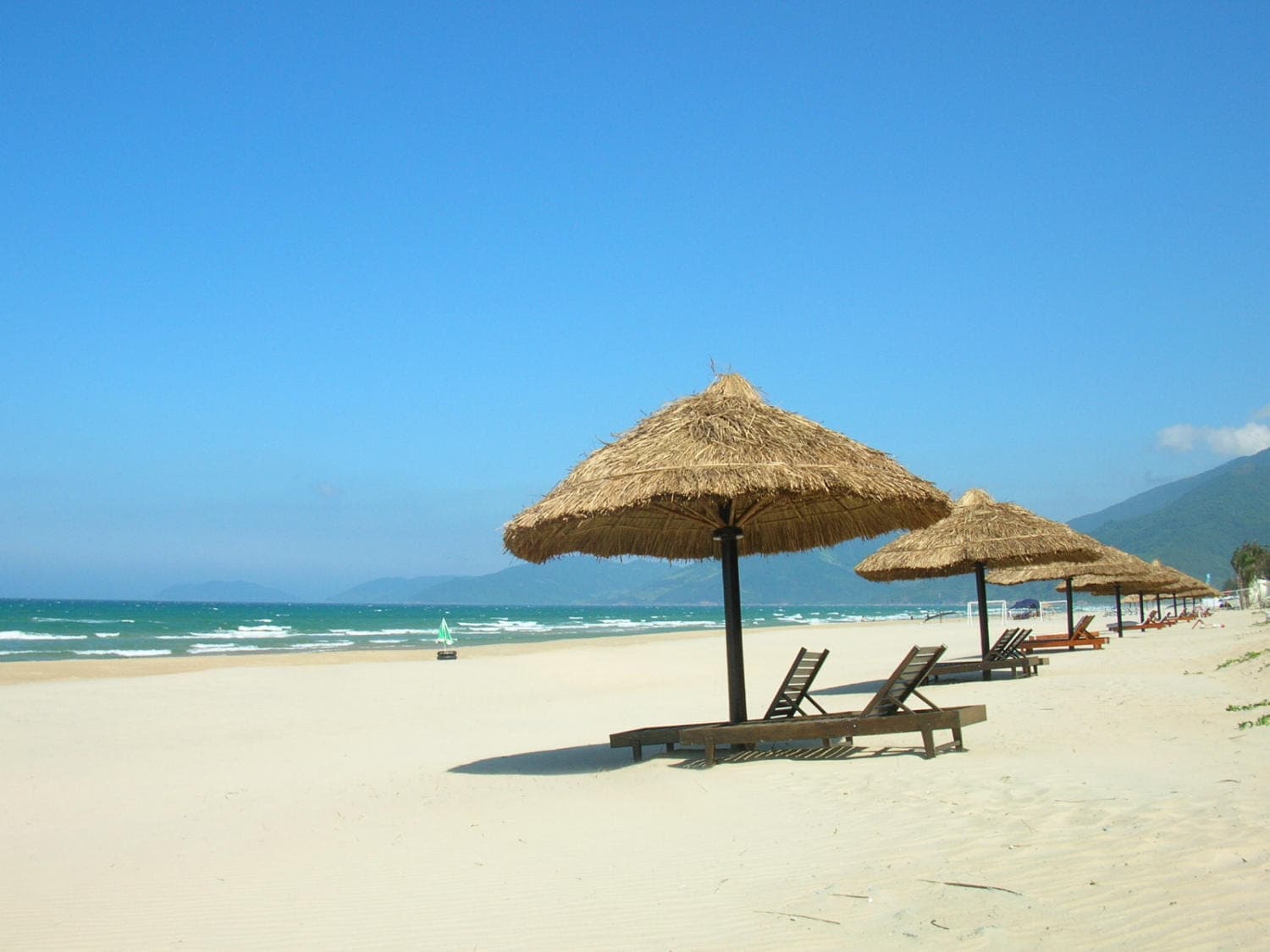 Bãi biển Mỹ Khê 16