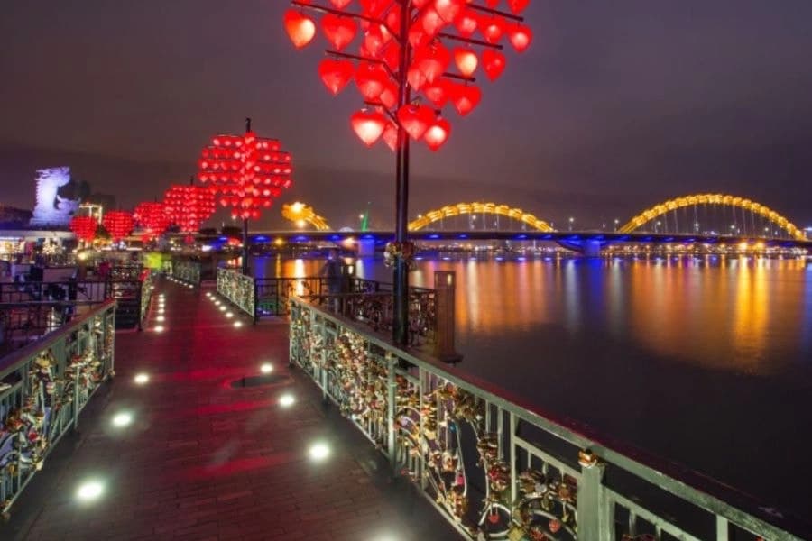 Cầu Tình Yêu Đà Nẵng 11