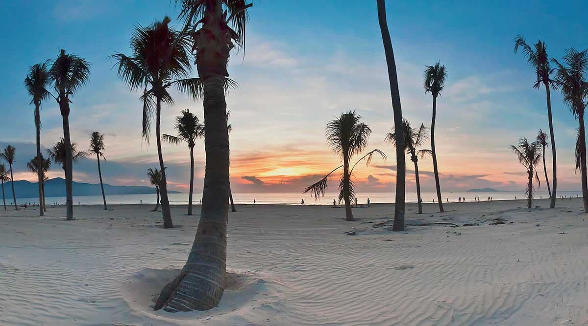 Bãi biển Bắc Mỹ An 13